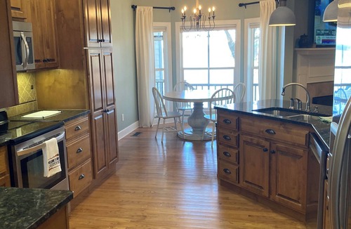 Jacksons' Gap House | The retreat at Bay Pine Point, convenient to EVERYTHING Lake Martin and Auburn!