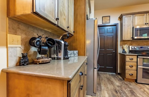 Fort Payne Cabin | The Retreat sleeps 32