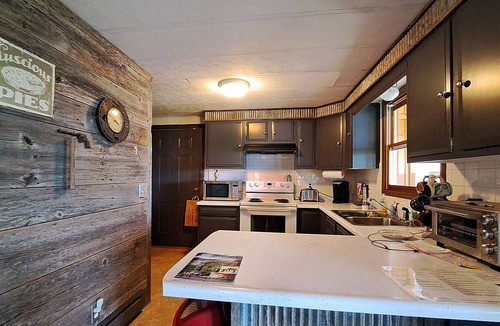 Wabasha House | The River Queen is a GEM! 2 bedroom and a Lake Pepin view!