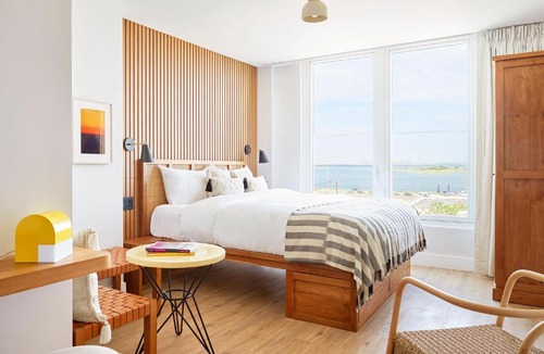 Queens Hotel | The Rockaway Hotel