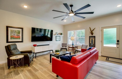 Scottsboro House | 'The Romano Retreat' Modern Lake Guntersville Home