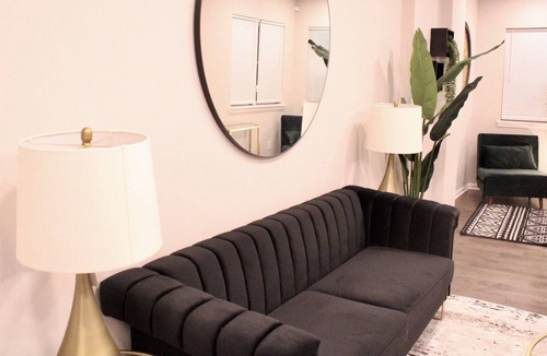 Downtown Baltimore House | The Royal Palace w/deluxe king suite