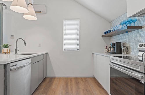 Shawnee Apartment | The Savannah - Walkable + Dog Park+Outdoor Space