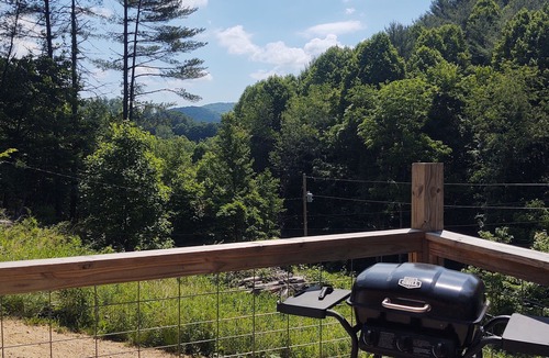Mountain City Cabin | The Sawdust Cabin, quiet setting in East Tennessee!