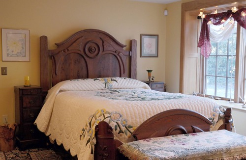 Refton Bed & Breakfast | The Scarlet Pimpernel Suite at French Country Manor B&B