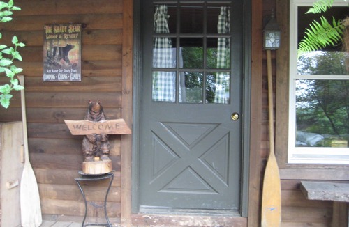 Braddock Heights Cabin | The Shady Bear Cabin in nearby charming Frederick