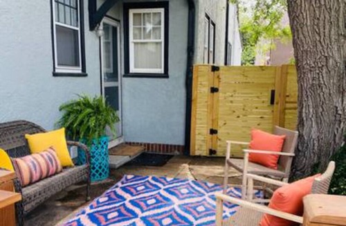 Dundee-Happy Hollow Historic District Apartment | The Ship House Apartment in Historic Dundee Omaha