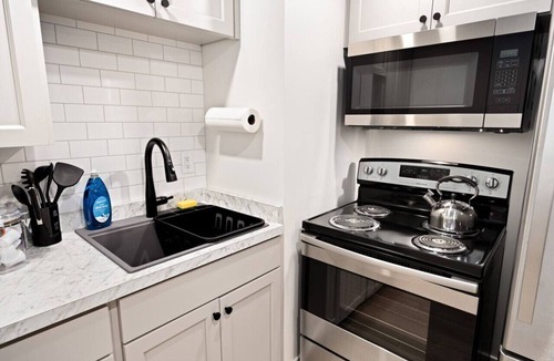 Morton Apartment | The Silo 8 - Modern 2BD in a Quiet Neighborhood