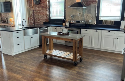 Calhoun Apartment | The Singer Lofts - a luxurious downtown executive space to enjoy North Georgia