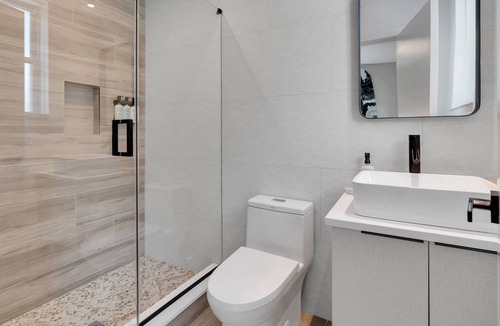 Asbury Park House | The St. Laurent: Full Floor - Sleeps 24