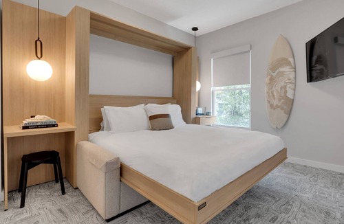 Asbury Park House | The St. Laurent: Three Rooms - Sleeps 6