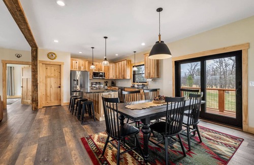 Crook County House | The Starry Pines Hideaway