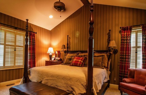 Cottonwood Falls House | The Stone Lodge at Cottonwood Falls