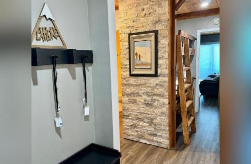 Sugar Mountain Apartment | The Sugar Suite - Renovated with a View! Ski IN-OUT! Heated POOL, Hot tub, sauna, gym, AC, EV, adjustable bed