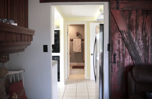 New Cambria Cottage | The Sundae Cottage - A Missouri Sweet Spot , beautiful views, secluded 🌻