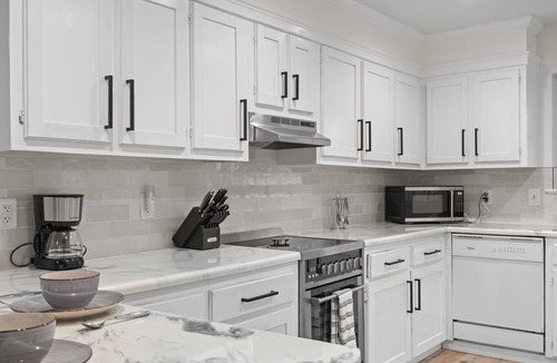 Stuart Heights - Rivermont Apartment | The Tanglewood Upper Suite