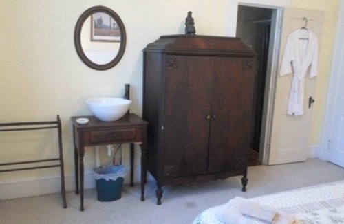 Sunbury Bed & Breakfast | The Teacherage