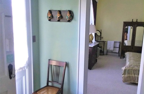 Sunbury Bed & Breakfast | The Teacherage