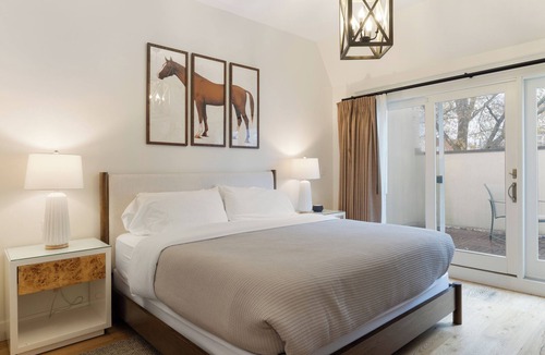 North Downtown Hotel | The Townsman: Secretariat Room