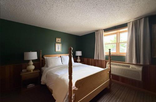 Amana Hotel | The Trail Inn - Amana, IA - Main Amana Colony