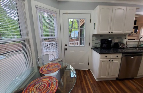 Richmond House | THE TREEHOUSE AT SHORT PUMP! Adults Welcome! Luxury! Outdoor Fun! Fios Wifi/TV!