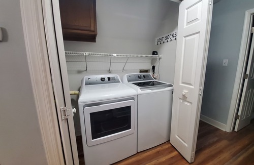 Richmond House | THE TREEHOUSE AT SHORT PUMP! Adults Welcome! Luxury! Outdoor Fun! Fios Wifi/TV!