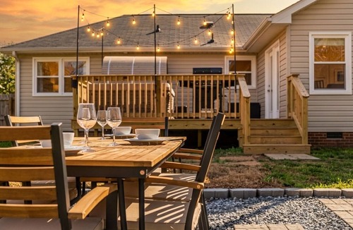 Greer House | The Vega Haven Retreat w/Hot Tub, Sauna + Game Room - Sleeps 12
