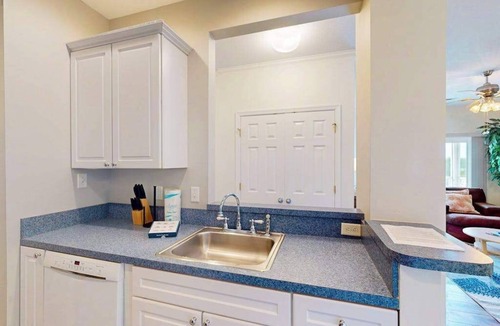 Villages of Five Points Apartment | The Villages of Five Points apartment w/community pools, tennis courts, shops