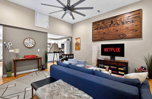 Germantown House | The Whiskey Stop! A Spacious Highlands Retreat