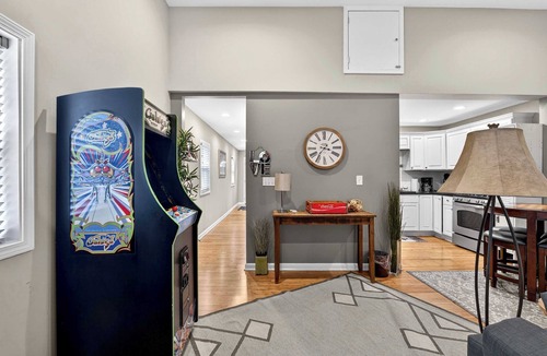 Germantown House | The Whiskey Stop! A Spacious Highlands Retreat