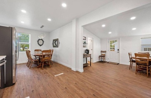 Spearfish House | The White House of Spearfish