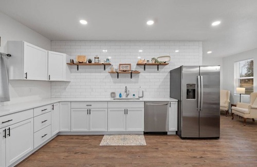 Spearfish House | The White House of Spearfish