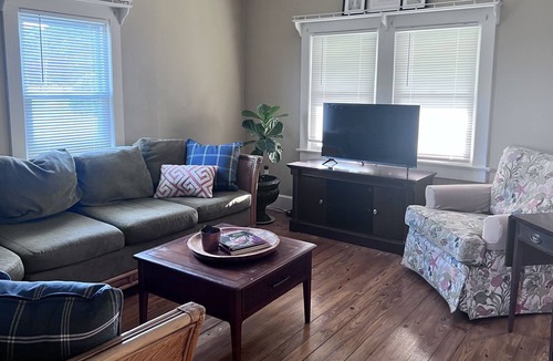 Durants Neck Cottage | The Windmill House Belvidere NC with NEW Starlink Wifi!