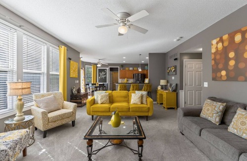 Liberty House | The Yellow House - hot tub, pool table, fire pit, 6 bedrooms