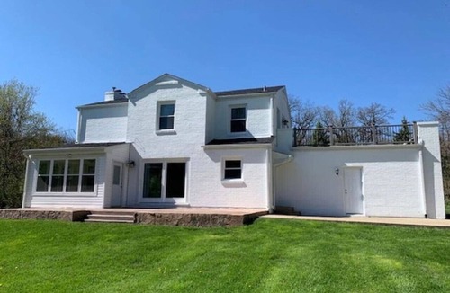 Rockford House | TheCreekHouse: 5BR Sanctuary w/Sunroom & Games