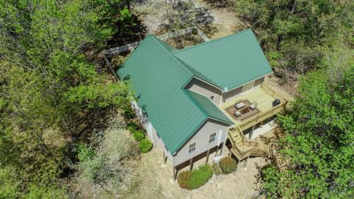 Houston House | Thistle Brae - Dock Toys Galore! And Pet-Friendly!