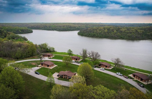 Kirksville Hotel | Thousand Hills