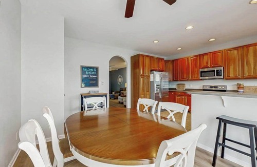 Sun Ridge House | Three-Story Bayside Resort Retreat W/Shared Pool/Hot Tub, Balcony & Central AC