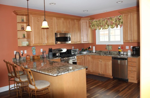 North Wildwood House | Thunderbird, 3 car Parking, 4 Bikes, Pool, Hot Tub, Beach Block, Sleeps 10,