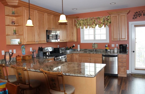 North Wildwood House | Thunderbird, 3 car Parking, 4 Bikes, Pool, Hot Tub, Beach Block, Sleeps 10,