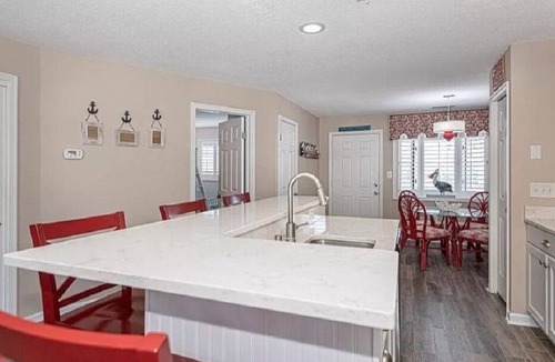Midtown Ocean City Condo | Tiffanie by the Sea Ocean side Condo with pool! Sleeps 6, New to market! 5*****