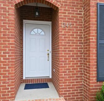 Auburn House | Tiger's Den On Dean In Auburn