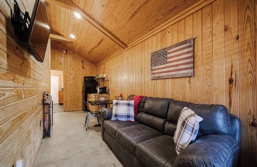 Amity Cabin | Timber Lodge Ranch - Studio 3