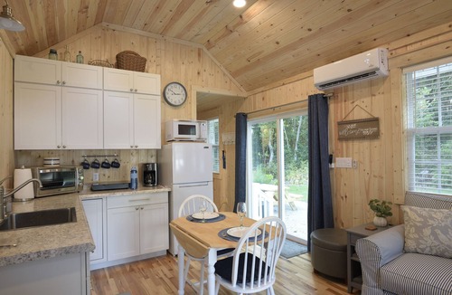 Durants Neck Cottage | Timber Tiny House~ Screen Porch~Private Driveway~ Country Getaway Near Croquet