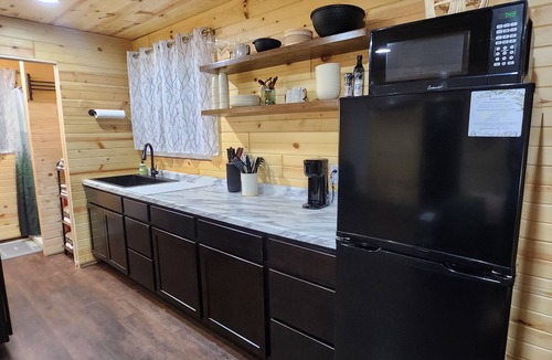Edina Cottage | Tiny Cozy Cottage in Edina, MO