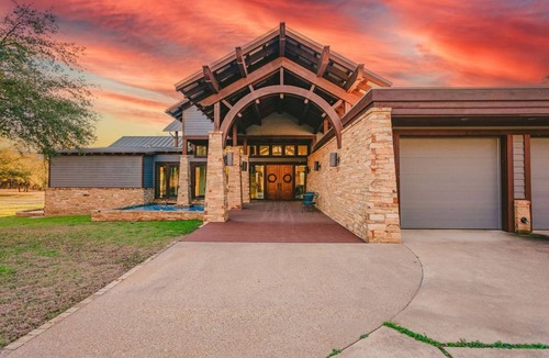 Crawford House | Tonkawa Riverfront Retreat: Secluded Oasis, just 20 miles to Baylor/McLane/Silos