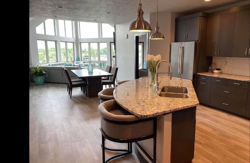 West Okoboji Condo | Top Floor Okoboji Lakefront 4 Bdrm Bridges Bay Condo & Waterpark Passes
