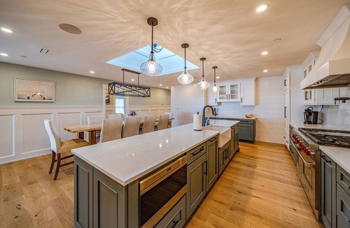North End Condo | Top Level Luxury BeachFront on Boardwalk, Roof Deck, Pool & Elevator! 6BR/7BA!