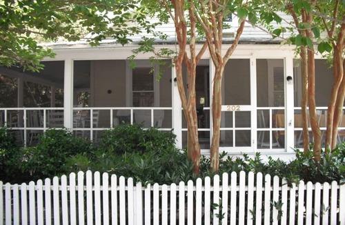 South Rehoboth Cottage | Top Performer! Quintessential historic cottage