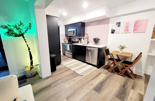 Diamond Hill Condo | Topsail Downtown- Extended Stay With Parking, Pool,& Pets